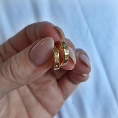 Στυλ σκουλαρίκια 14K χρυσό Vermeil Star Set διαμάντι αγκαλιάστε κυψέλες για εύκολο στυλ