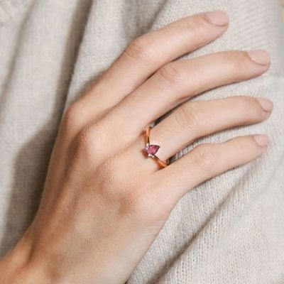 Ροζ χρυσό επιχρυσωμένο 925 Sterling Silver Pear Cut Purple Sapphire Curved Stackable Ring